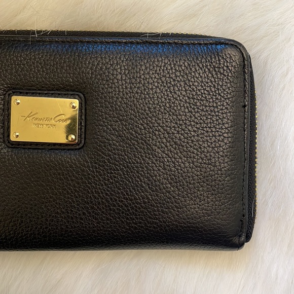 kenneth cole leather wristlet - Picture 2 of 5
